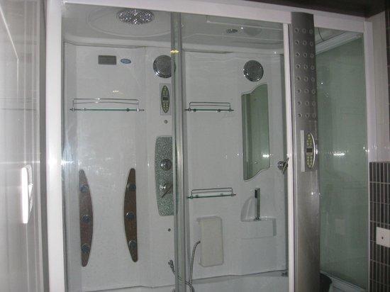 Hotel D'Grand Bareli Kültér fotó